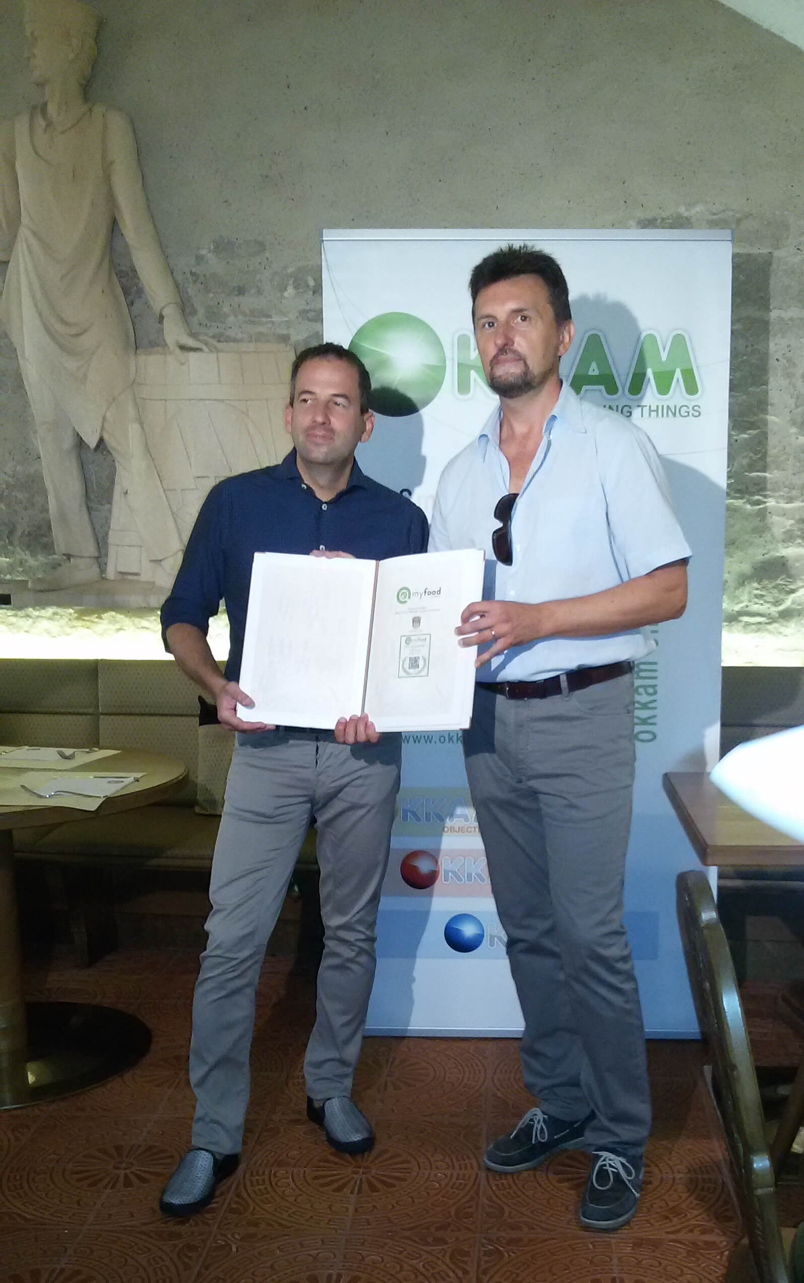Nicola Malossini di Forst e Paolo Bouquet di OKKAM presentano il menù digitale accessibile tramite QR code myfood